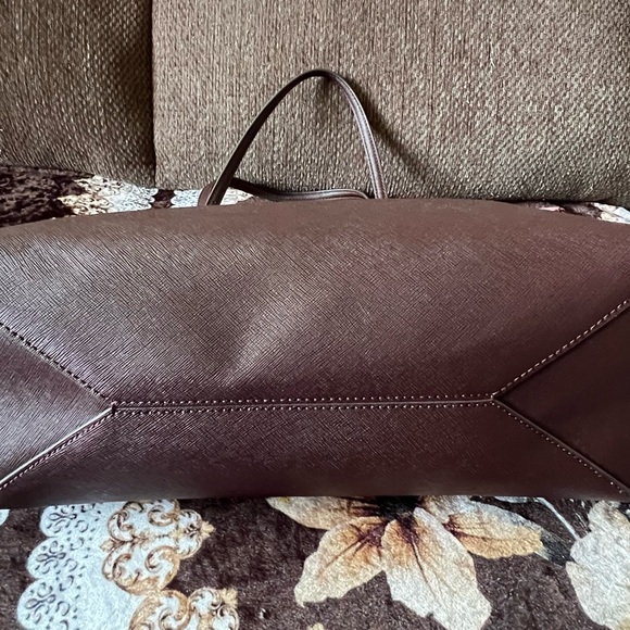 TORY BURCH Large Emerson Saffiano Leather Tote Bag With Removable Tassel NWT - Picture 13 of 16